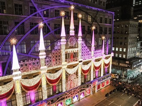 saks holiday light show 2023